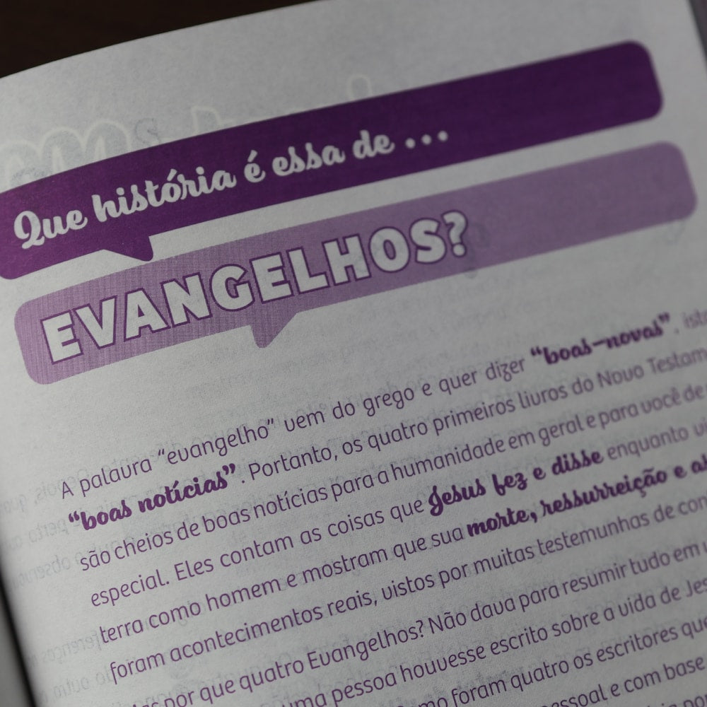 Bíblia Devocional Para Garotas | NVT | Letra Grande | Capa Dura Lettering
