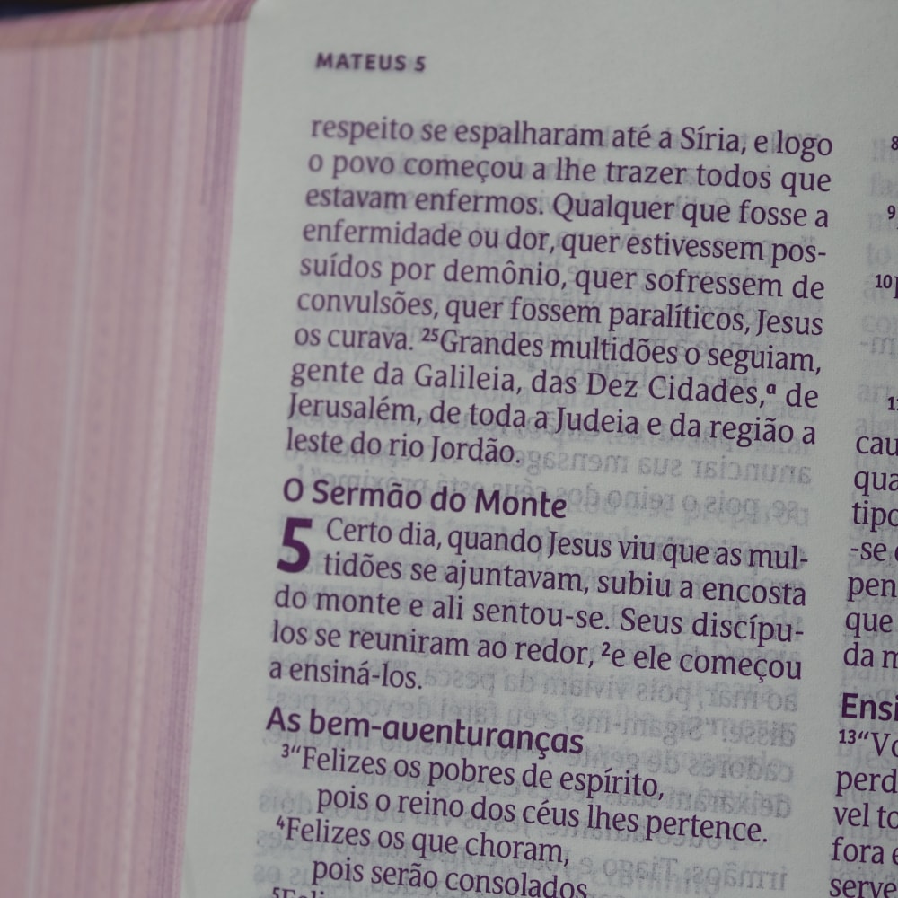 Bíblia Devocional Para Garotas | NVT | Letra Grande | Capa Dura Lettering