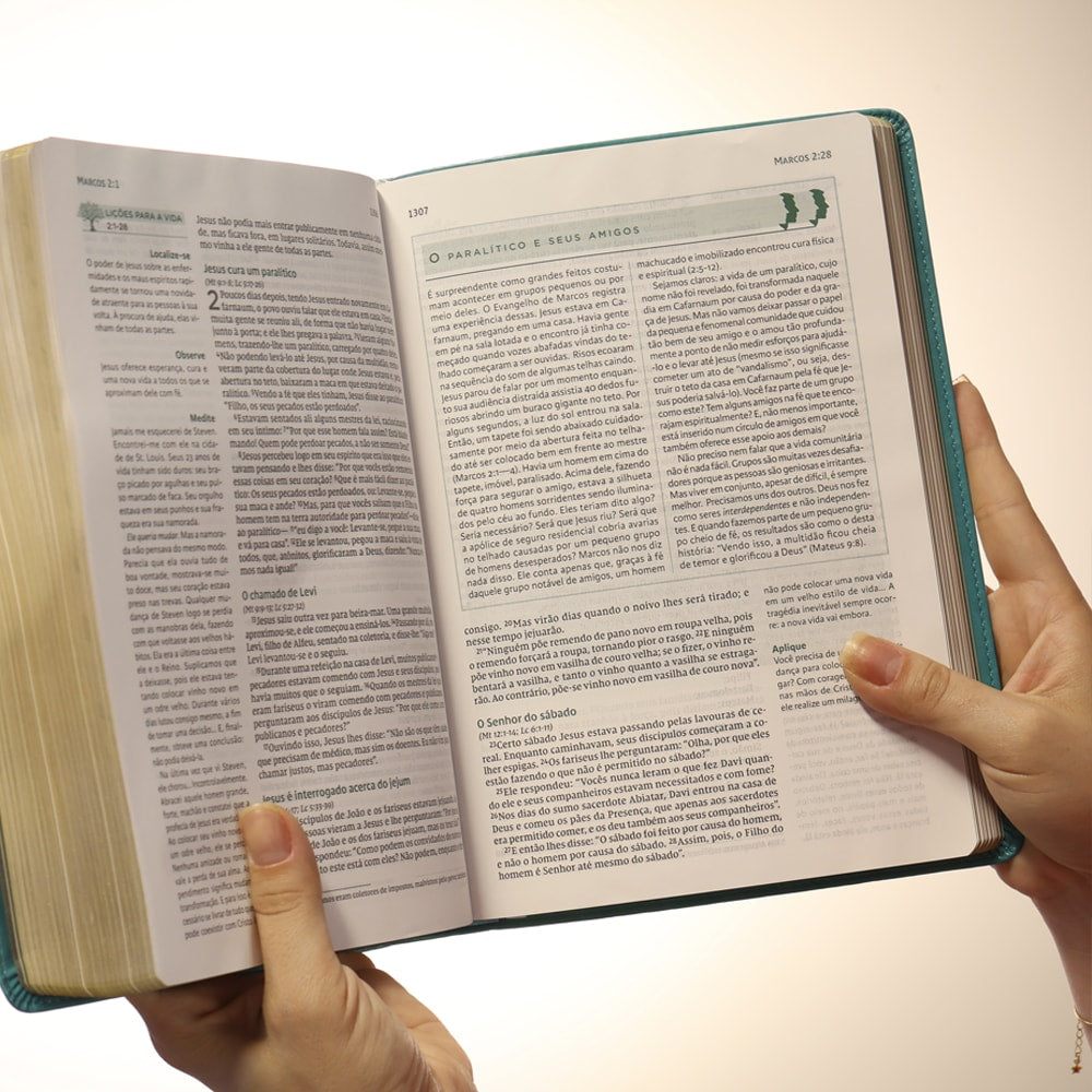Bíblia de Estudo Max Lucado | NVI | Leitura Perfeita | Capa Luxo Verde