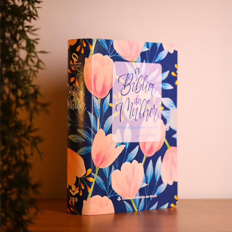 A Bíblia da Mulher | Portátil | NAA | Capa Tulipa Azul