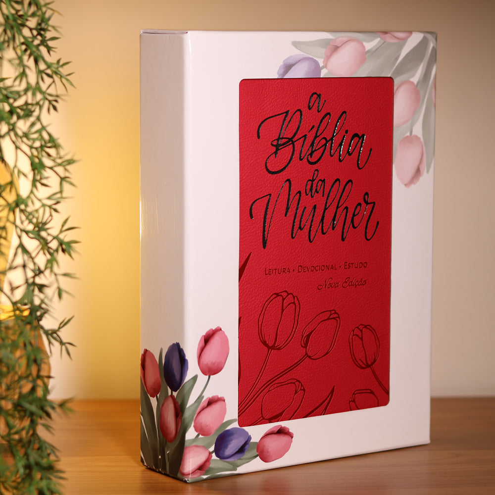 A Bíblia da Mulher | Letra Grande | NAA | Capa Luxo Aston Pink | Caixa Janela