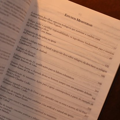 Bíblia do Obreiro Aprovado | ARC | Harpa Avivada | Capa Luxo Preta