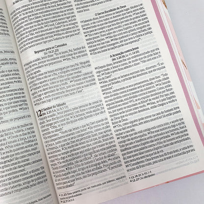 Bíblia Sagrada Slim Pinceladas de Amor | NVI | Letra Maior | Semi Luxo