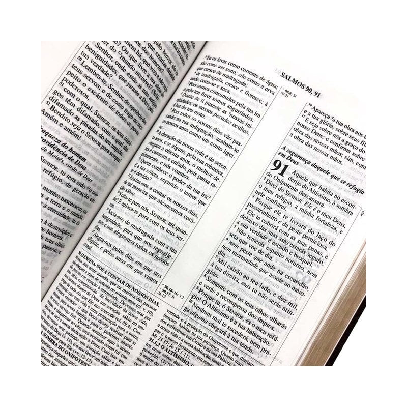 Bíblia de Estudo Pentecostal Média com Harpa Cristã | ARC | Vinho