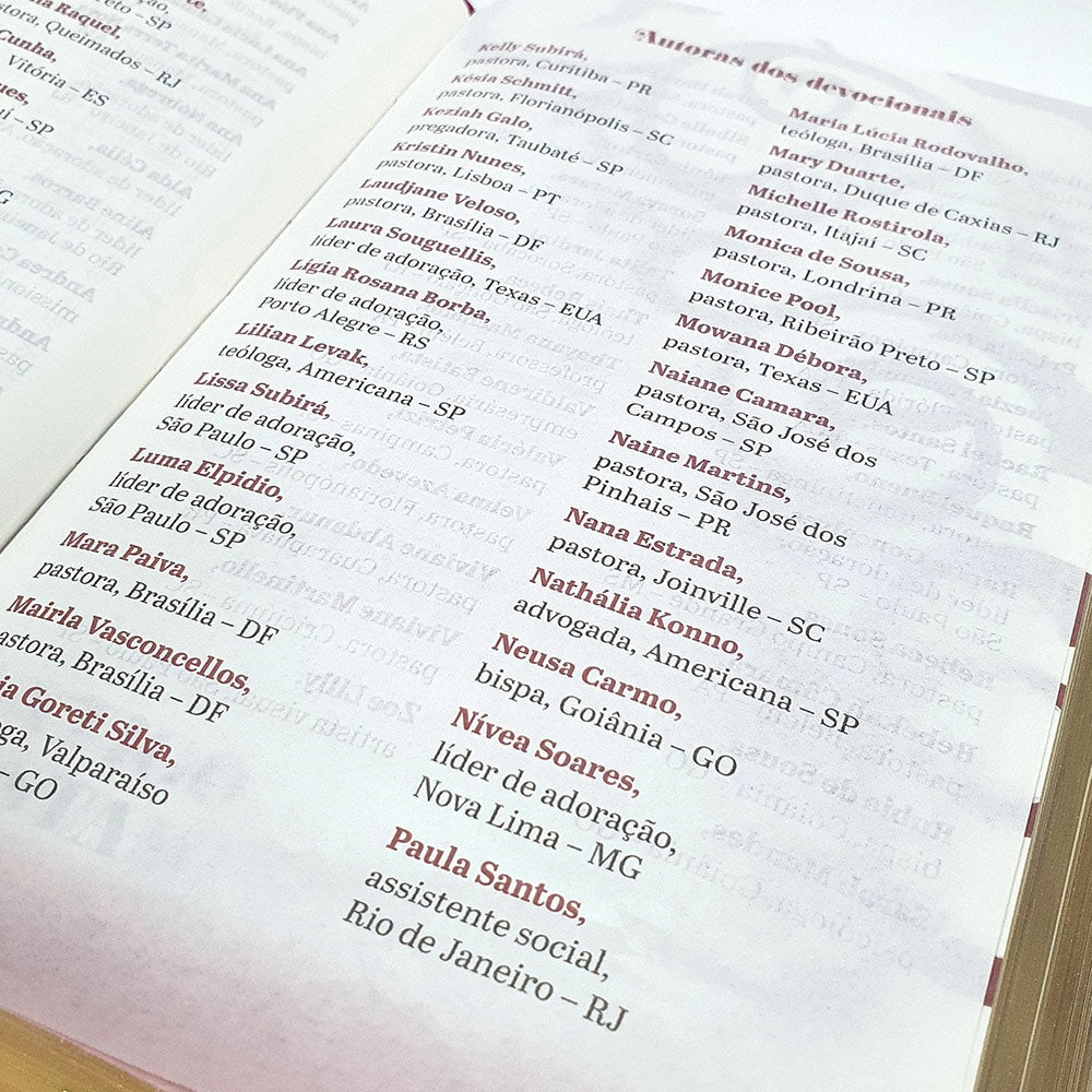 Bíblia de Toda Mulher | NAA | Capa Luxo Vinho