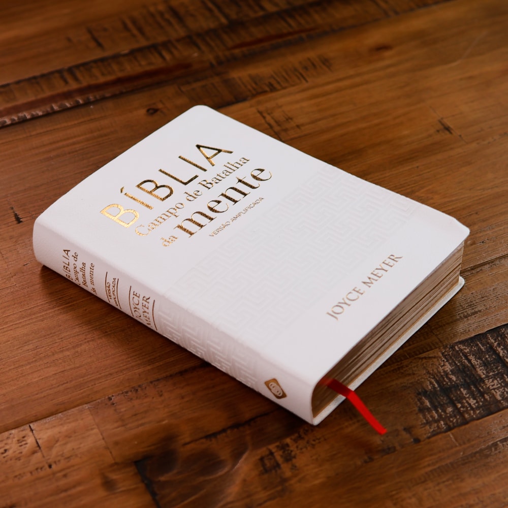 Bíblia Campo de Batalha da Mente | NVA | Letra Normal | Capa Luxo Branca