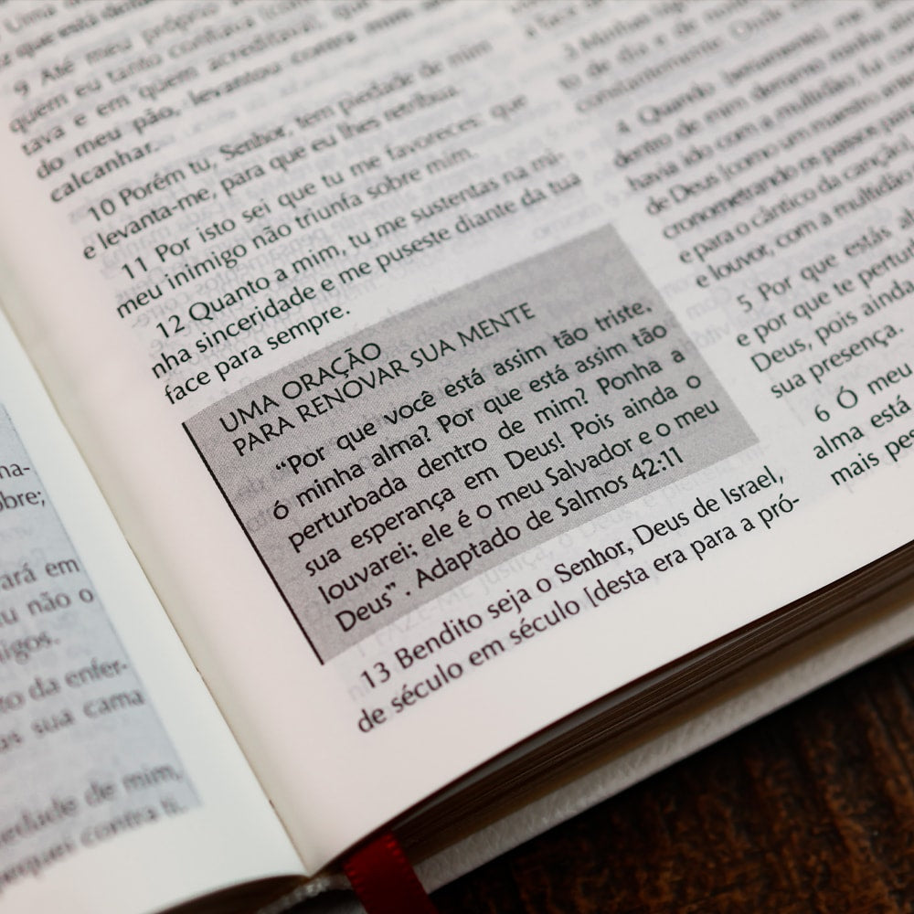 Bíblia Campo de Batalha da Mente | NVA | Letra Normal | Capa Luxo Branca