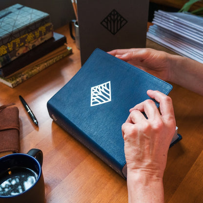 Bíblia De Estudo Thomas Nelson | NVI | Letra Normal | Capa Luxo Azul