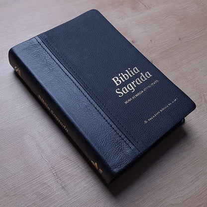 Bíblia Sagrada | NAA | Letra Gigante | Capa Couro Legítimo Preta