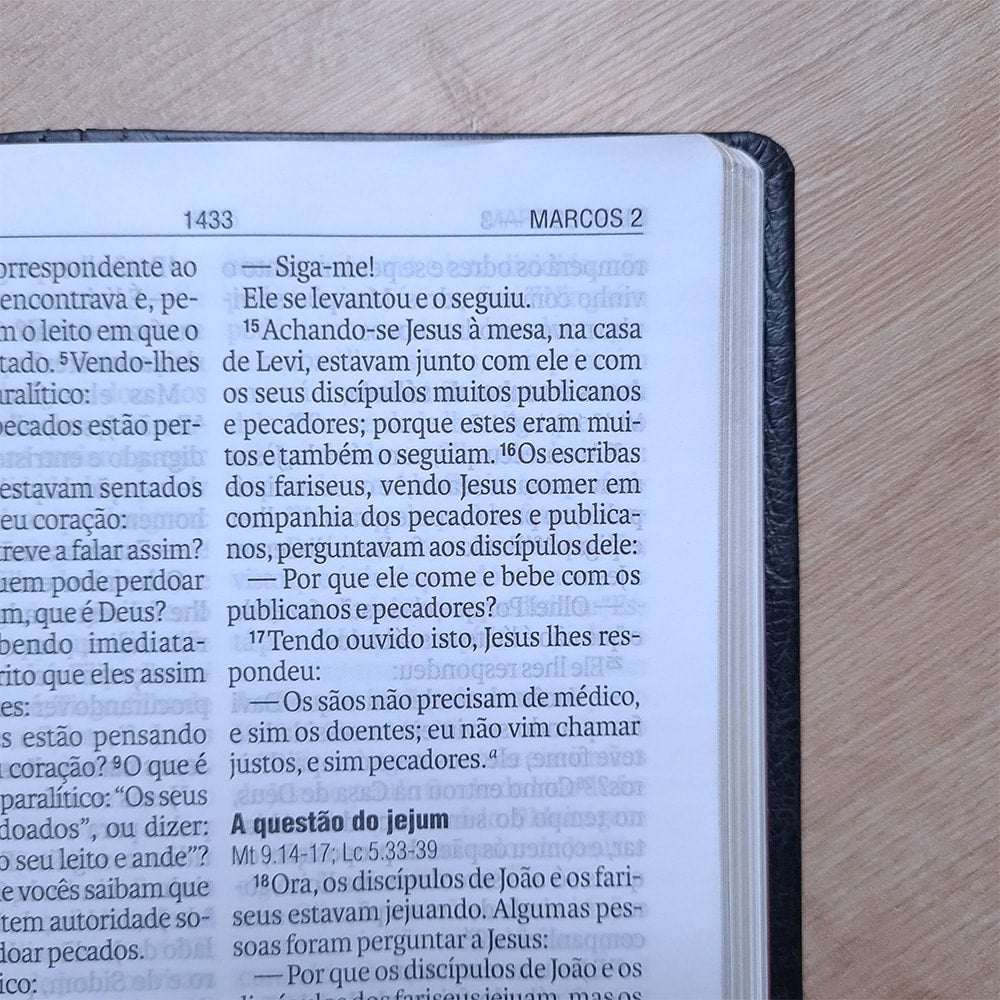 Bíblia Sagrada | NAA | Letra Gigante | Capa Couro Legítimo Preta