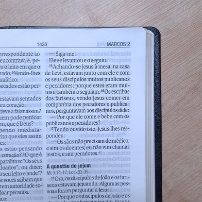 Bíblia Sagrada | NAA | Letra Gigante | Capa Couro Legítimo Preta