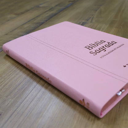 Bíblia Sagrada | NAA | Letra Normal | Capa Couro Legítimo Rosa