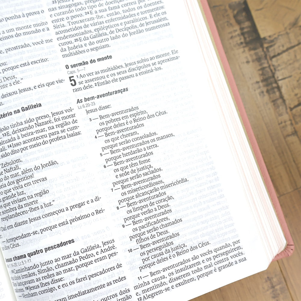 Bíblia Sagrada | NAA | Letra Normal | Capa Couro Legítimo Rosa