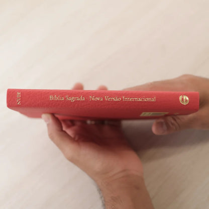 Bíblia Sagrada | NVI | Letra Normal | Capa Luxo Vermelha
