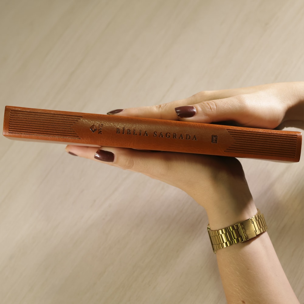 Bíblia Slim Filament | NVT | Letra Grande | Capa Couro Sintético Marrom
