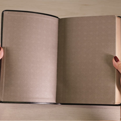 Bíblia Slim Filament | NVT | Letra Grande | Capa Couro Sintético Preto