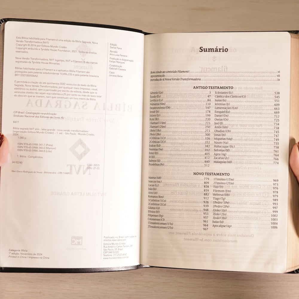 Bíblia Slim Filament | NVT | Letra Grande | Capa Couro Sintético Preto