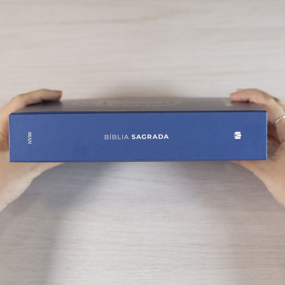 Bíblia Sagrada Vitral Azul | NVI | Letra Grande | Capa Dura