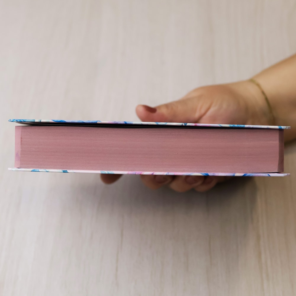 Bíblia Sagrada Mulher Que Teme | ARC | Letra Maior | Harpa e Corinhos | Capa Dura