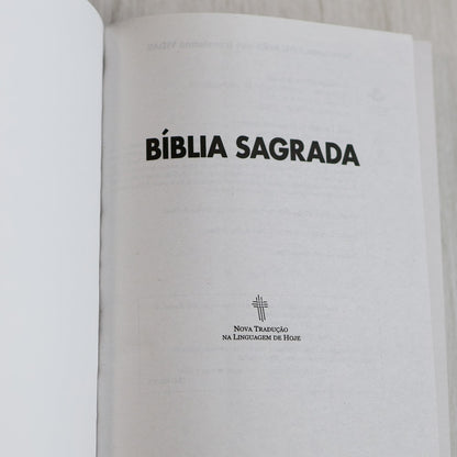 Bíblia Sagrada | NTLH | Salvos Pela Graça | Brochura