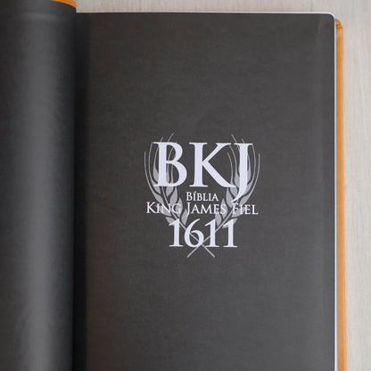 Bíblia King James Fiel 1611 | Extra Gigante | Capa Luxo Castanha