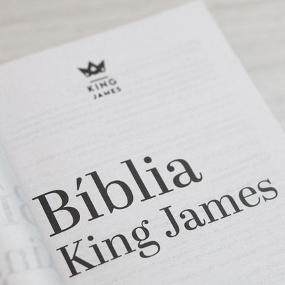 Bíblia Sagrada Flores | King James | Letra Normal | Capa Brochura Azul