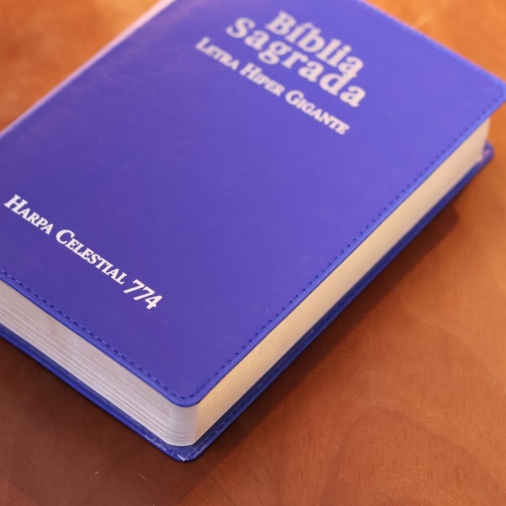 Bíblia Sagrada | ARC | Letra Hipergigante | Capa Luxo Azul | Harpa Celestial 774