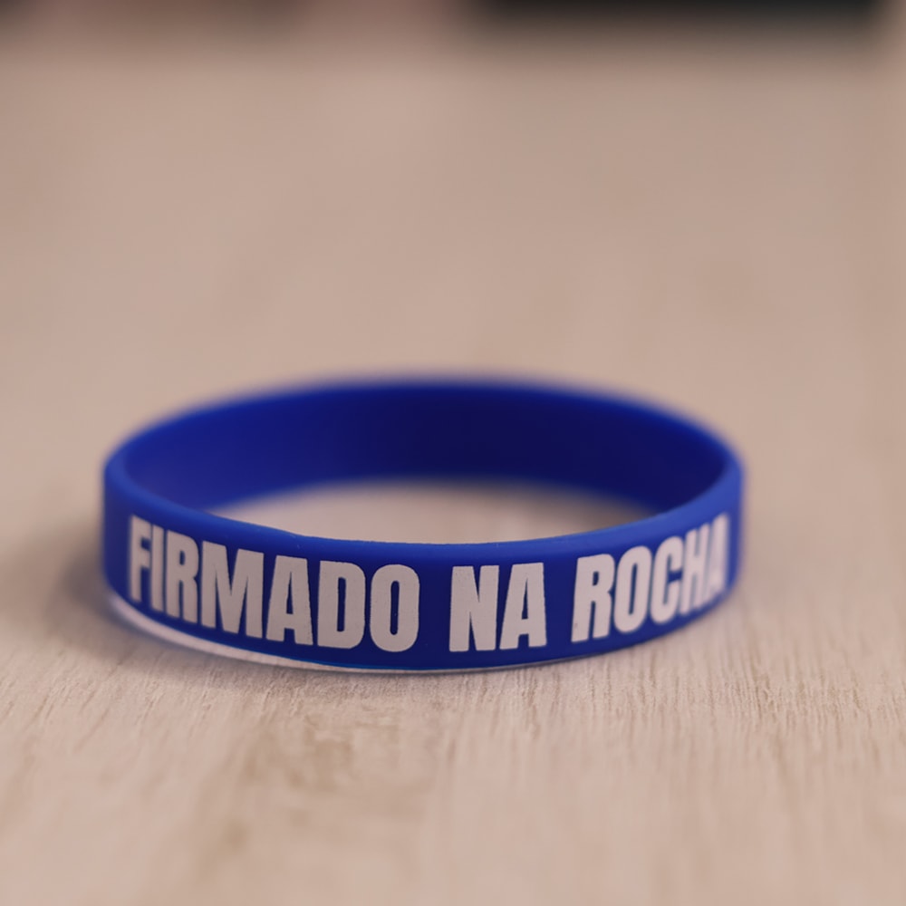 Pulseira de Silicone Azul Royal | Firmado na Rocha