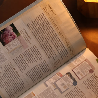 Biblia de Estudo Para Toda Mulher  NVT  Capa Azul