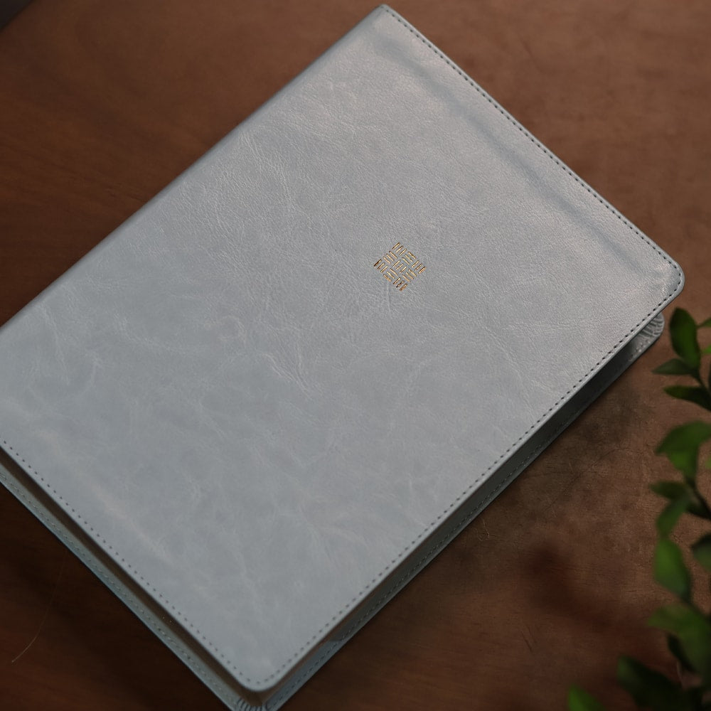 Biblia de Estudo Para Toda Mulher  NVT  Capa Azul