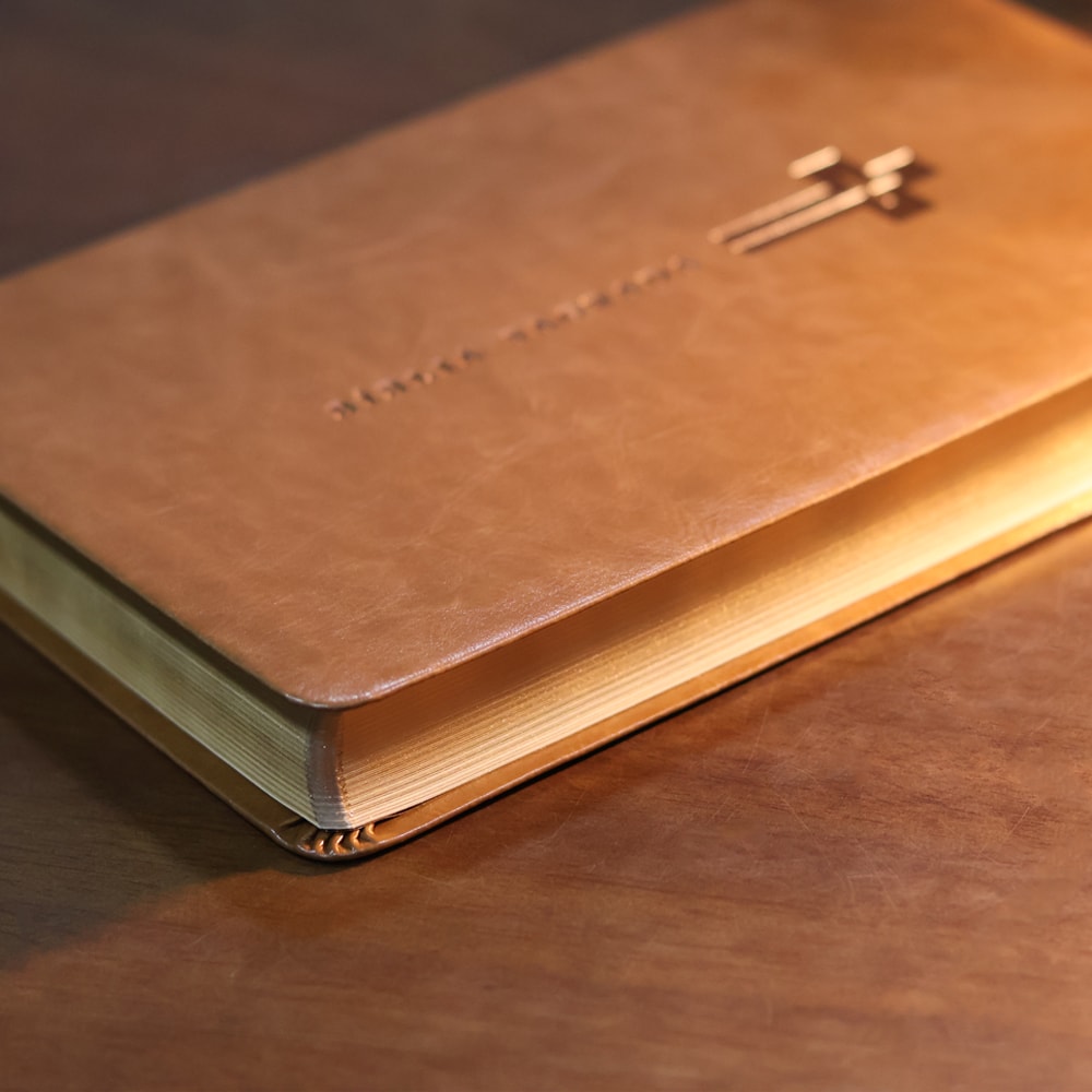 Biblia Sagrada  NVI  Letra Grande  Marrom