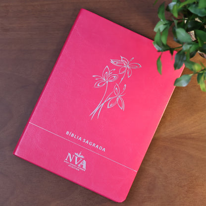 Bíblia Slim | Letra Normal | NVA | Capa Premium Ramo de Flores Pink