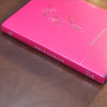 Bíblia Slim | Letra Normal | NVA | Capa Premium Ramo de Flores Pink