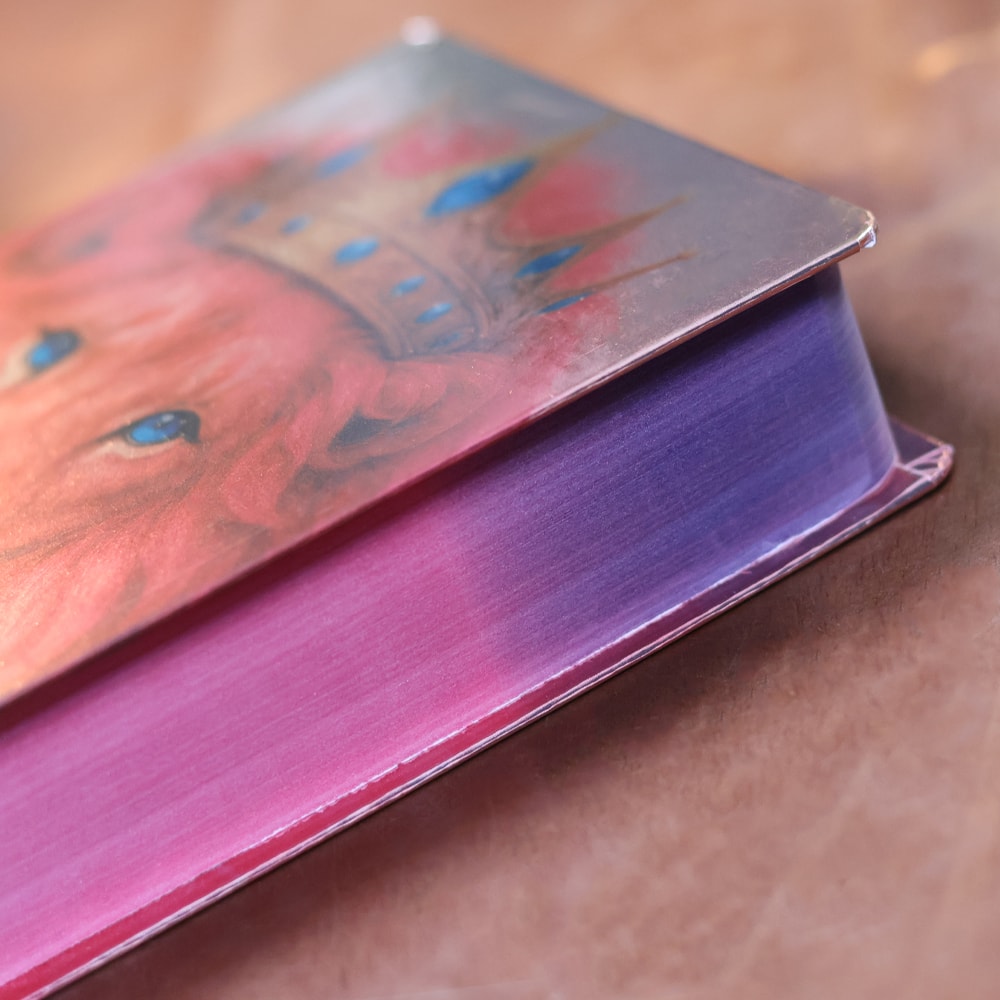 Bíblia Sagrada Leão Rosa | ARC | Letra Gigante | Harpa Avivada e Corinhos | Capa Dura
