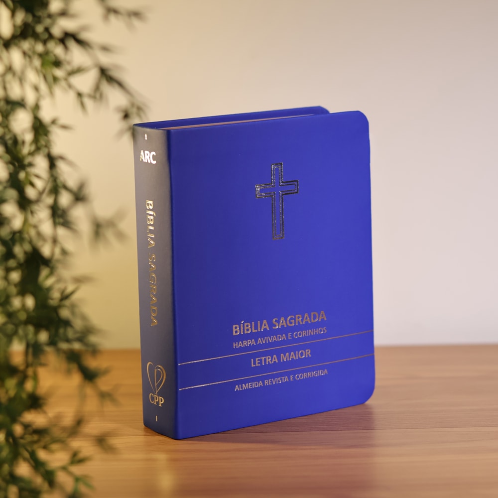 Bíblia Sagrada Cruz Azul Média | ARC | Letra Maior | Harpa Avivada e Corinhos | Capa Premium Luxo