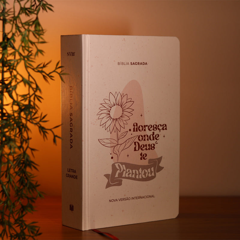 Bíblia Sagrada Floresça | NVI | Letra Maior | Capa Dura