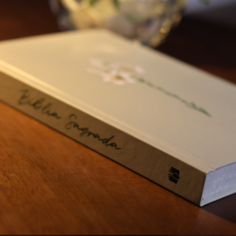 Bíblia Sagrada Lírios | NVI | Letra Maior | Capa Dura