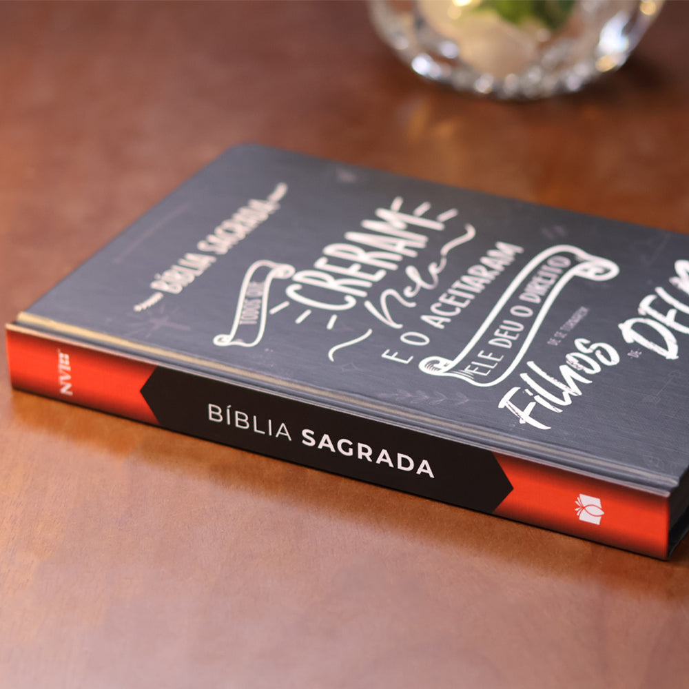 Bíblia Sagrada Creram Nele | NVI | Letra Normal | Capa Dura Preta