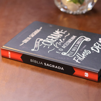 Bíblia Sagrada Creram Nele | NVI | Letra Normal | Capa Dura Preta