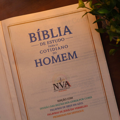 Bíblia de Estudo Para o Cotidiano do Homem | NVA | Full Collor | Capa Dura Preta