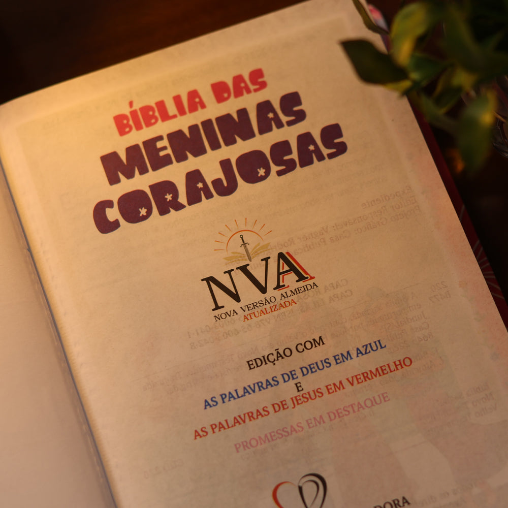 Bíblia das Meninas Corajosas | NVA | Full Color | C/ Harpa | Rosa